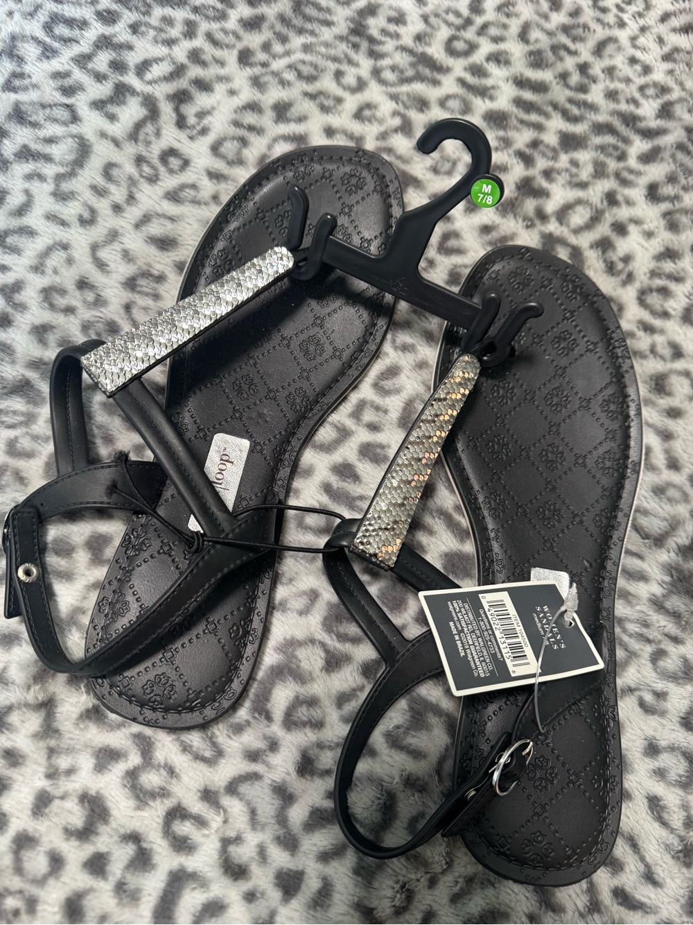 New black sandals size 8